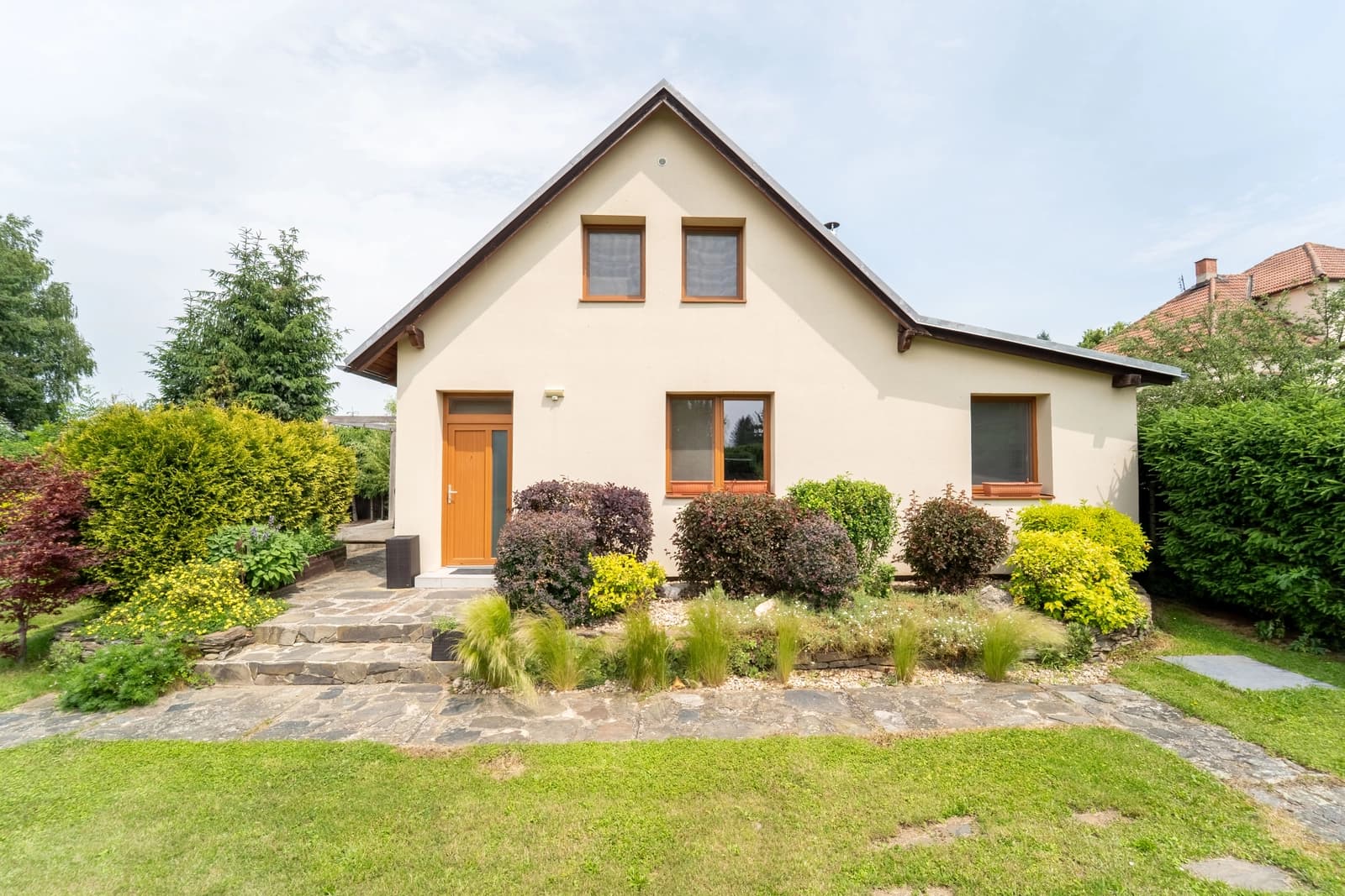 Pronájem elegantního domu 3+kk ve Zbyslavi